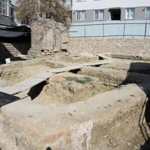 gunumuze tek duvari ulasan cokalca camisinde restorasyon nrm3ACU1