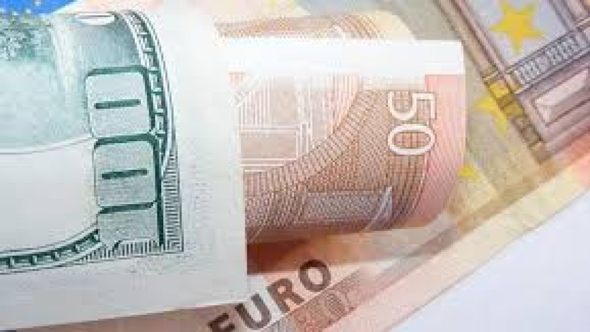 dolar ve euro ne durumda piyasalarda gun ortasi 26 eylul 2025 OcWIiHvl