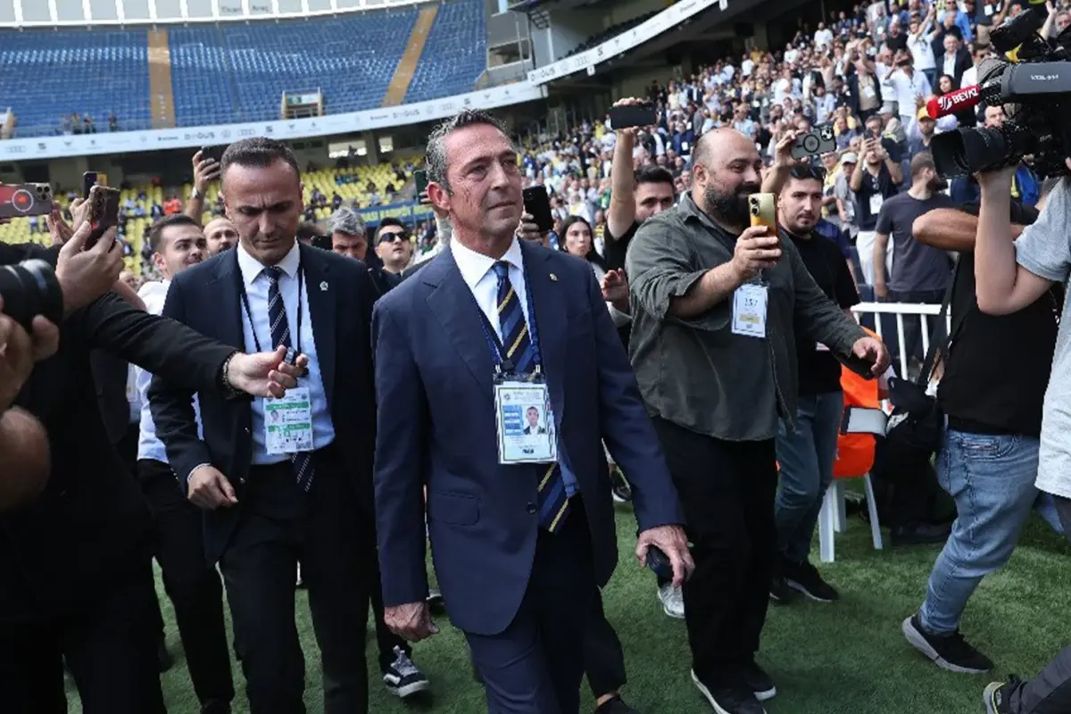 fenerbahcede ali koc ve yonetim kurulu ibra edildi eDOm1zPv