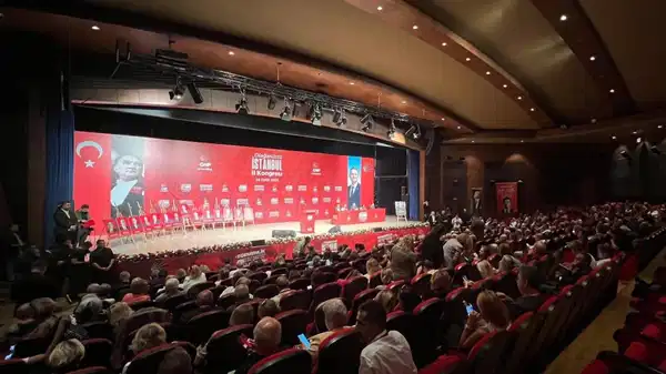 ozgur ozelden chp istanbul kongresine mesaj pi762KSQ