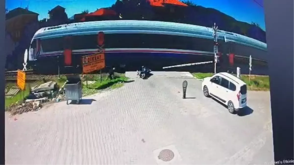 zonguldakta trenle carpisan motosiklet surucusu yaralandi vaDzfMiz