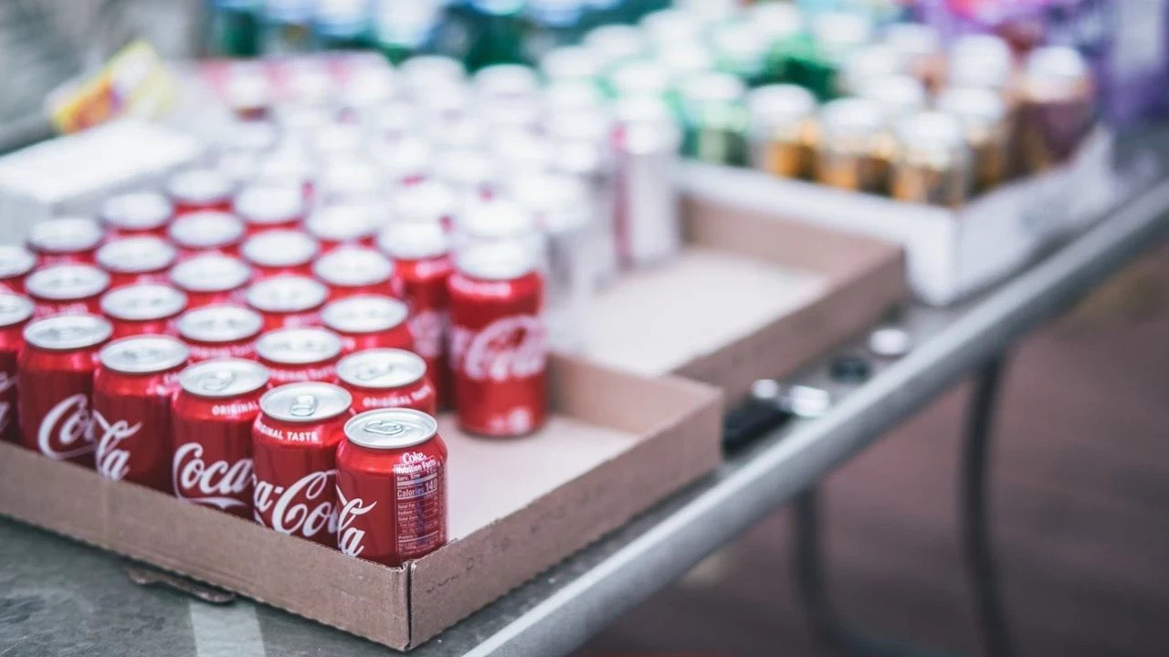 coca cola urunu bazi enerji iceceklerine zam yeni fiyat listesi aciklandi WVgTgSCk.jpg