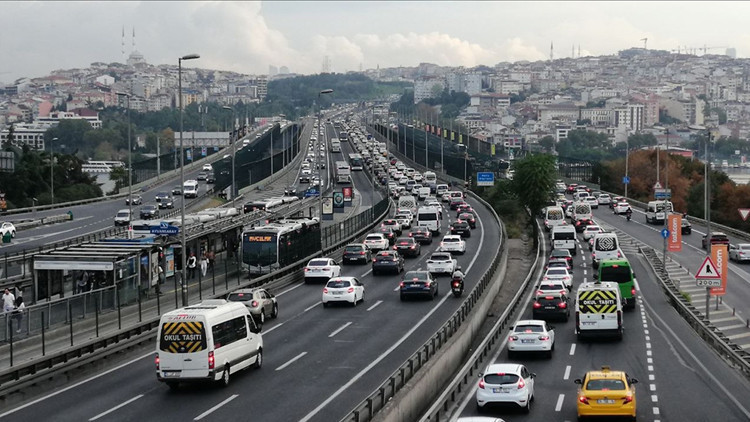 istanbulda trafige kapali yollar 12 ekim 2025 pazar gunu istanbulda hangi yollar kapali alternatif guzergahlar nereler ucqF8vu6