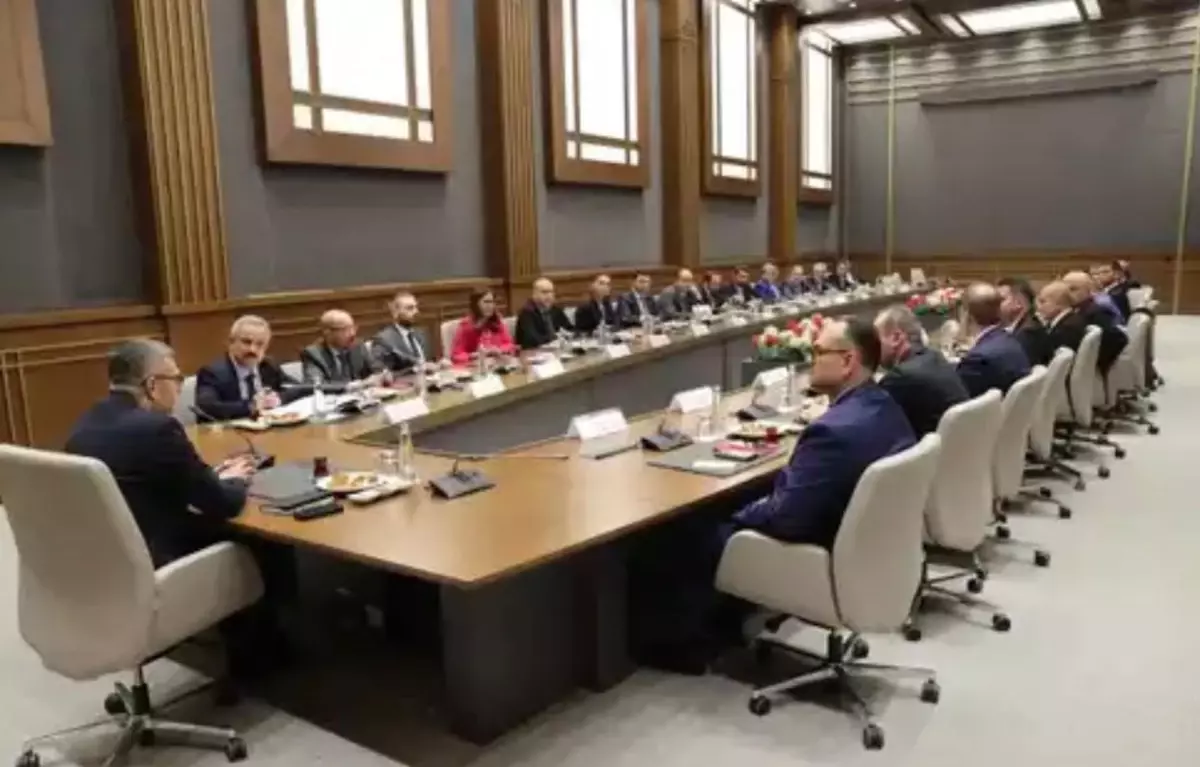 tbf heyeti iletisim baskanligini ziyaret etti YR8wbrO3.jpg