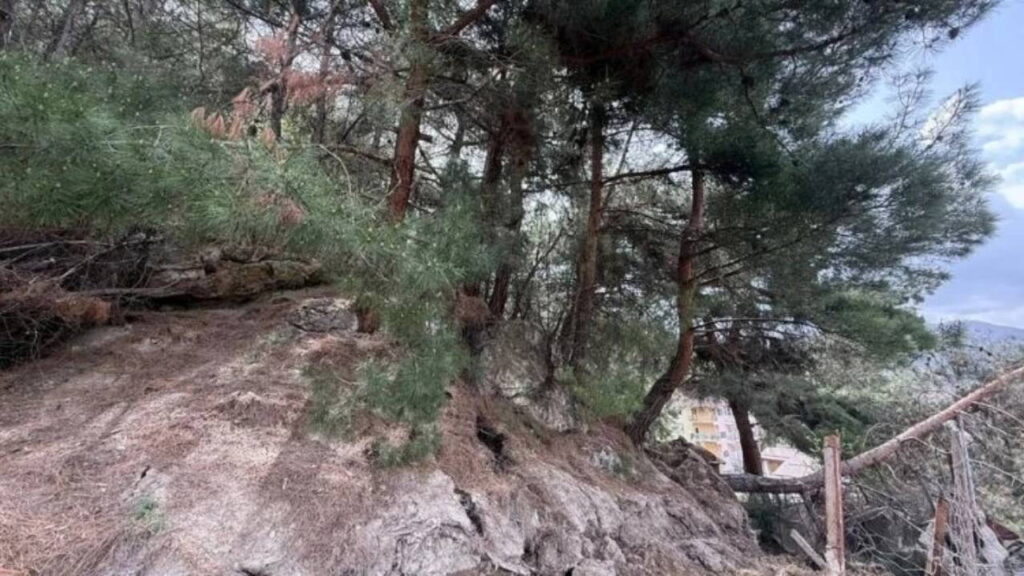 tokatta-toprak-kaymasi-7-bina-bosaltildi-liVmXRZx