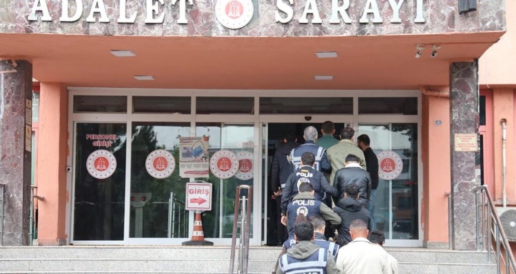 Zafer Partisi’nden CHP’ye Yüzüklerin Efendisi’nden Destek: Sosyal Medyada Büyücek Yankı Uyandırdı